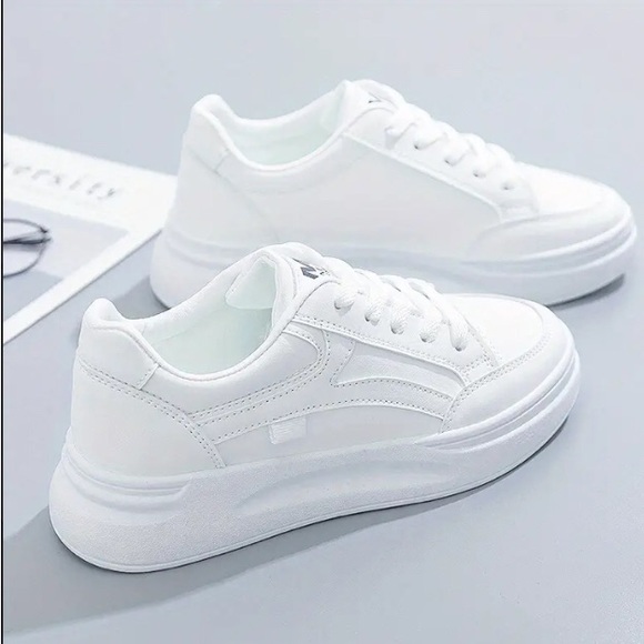 Louis Vuitton snickers for men Dm if interested - Picture 2 of 11